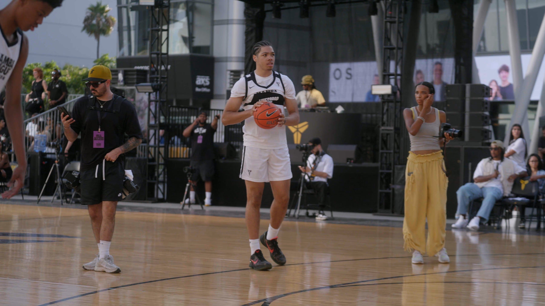 Athlete wearing an Eavesdrop mic’d-up vest